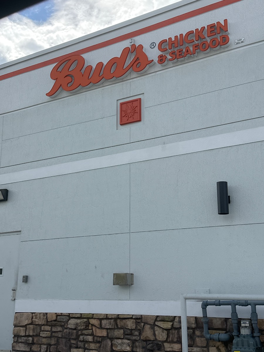Bud's Chicken and Seafood